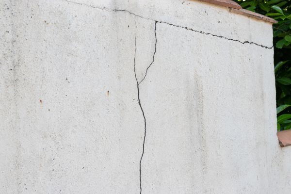 Cost of Foundation Crack Patching in Land O Lakes